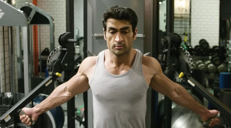 Imagen de Los Eternos: Kumail Nanjiani odia la foto que muestra su espectacular cambio físico