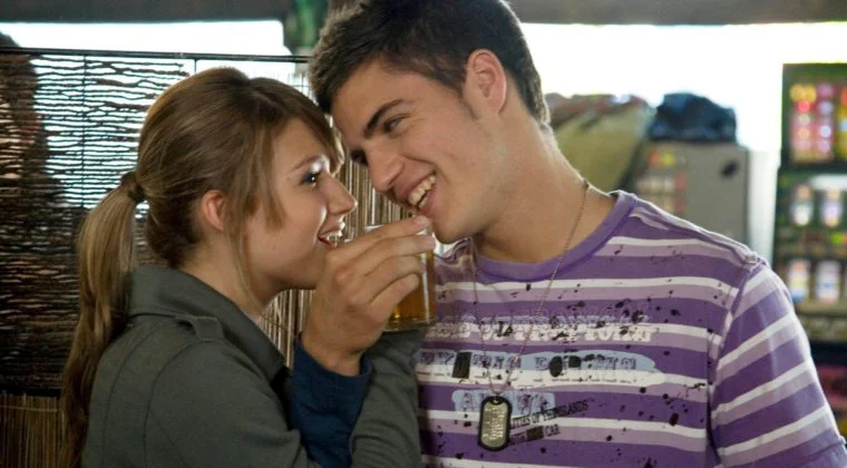 Imagen de Física o Química: Maxi Iglesias y Ana Milán estarán en el regreso de la serie