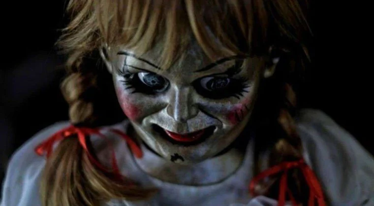 Imagen de ¿Ha huido Annabelle del museo de los Warren? El vídeo que desmiente el bulo
