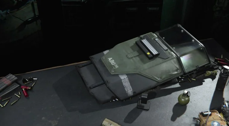 Imagen de Un bug de Call of Duty: Warzone convierte al escudos antidisturbios en el objeto más inútil