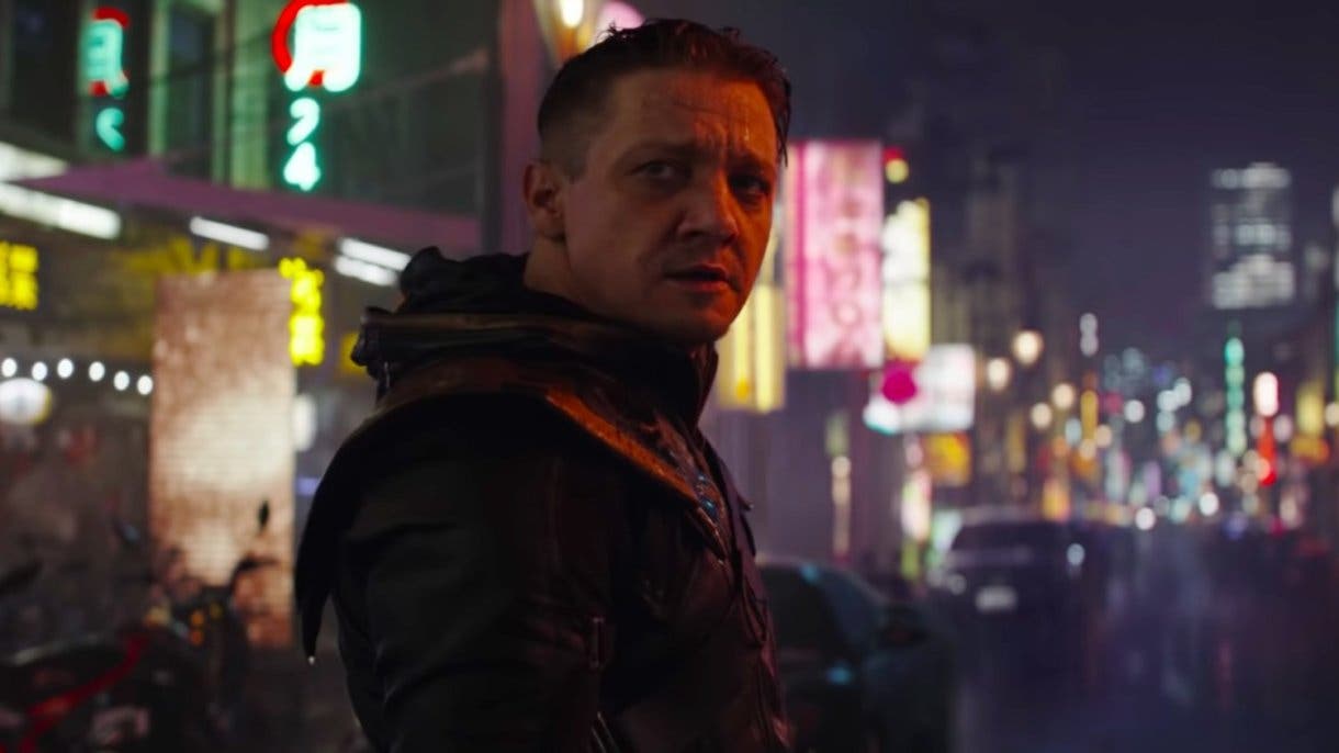 hawkeyes new exciting direction as ronin in avengers endgame teased by jeremy renner and producer social