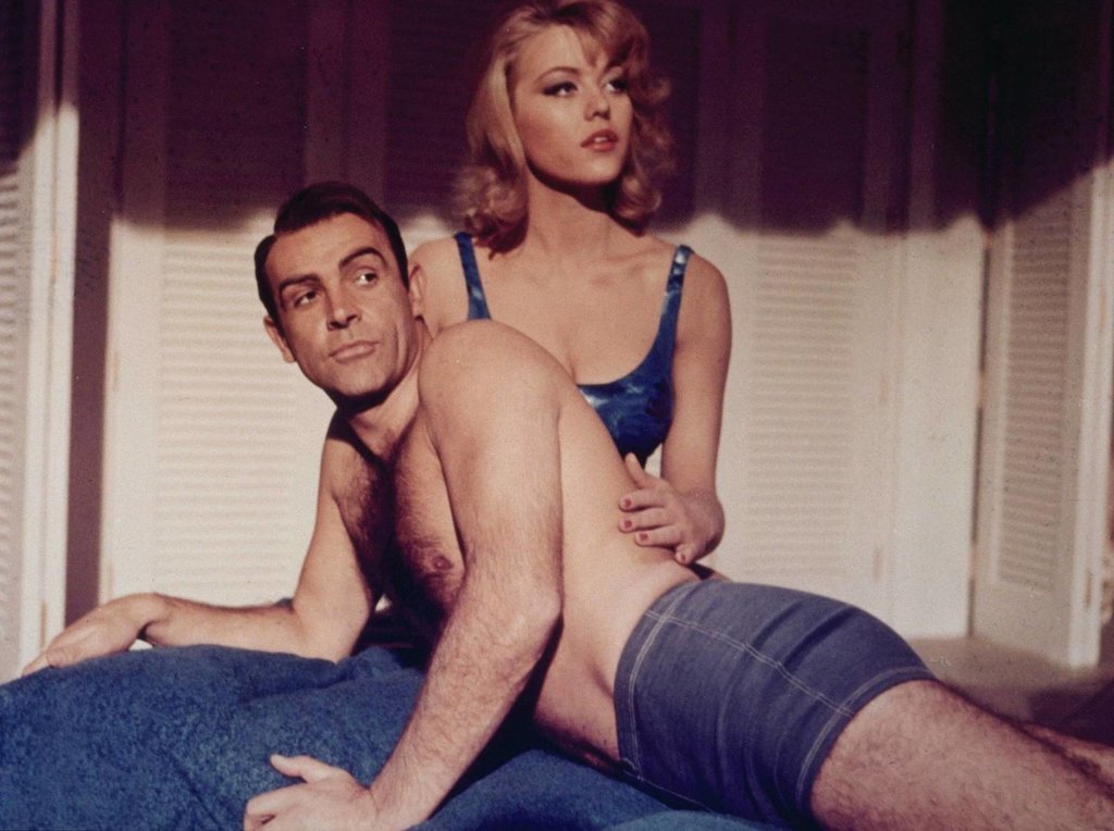 goldfinger sean connery margaret nolan 1964