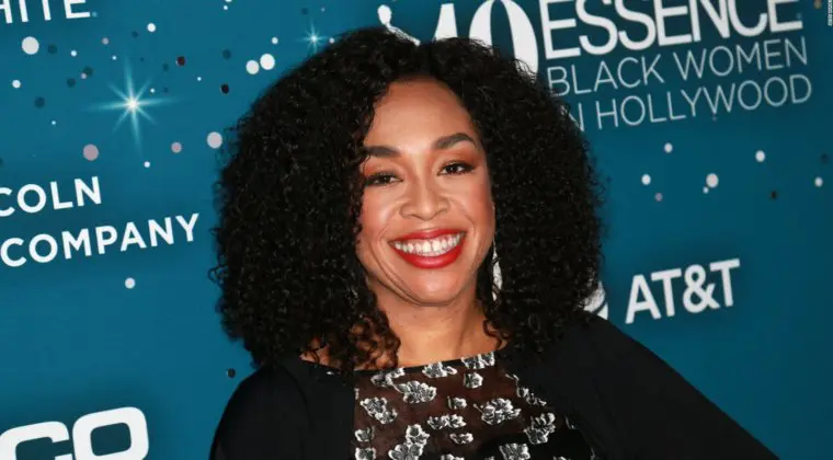 Imagen de La productora Shonda Rhimes acusa de racismo a los Globos de Oro