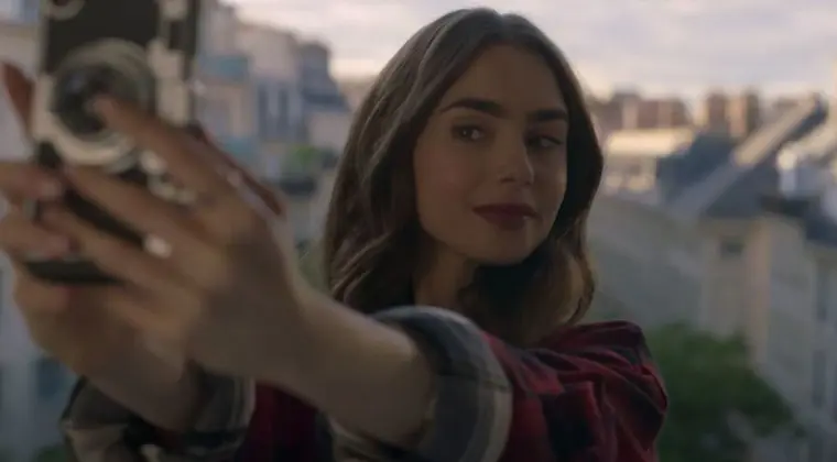 Imagen de Netflix renueva Emily en París por una segunda temporada