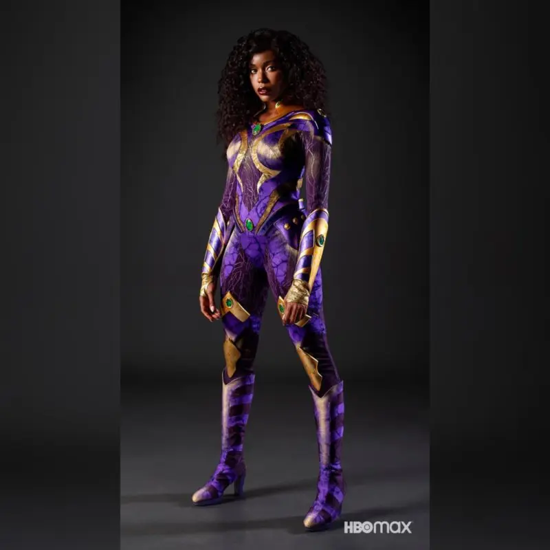 Así será el traje de Starfire en la tercera temporada de Titans