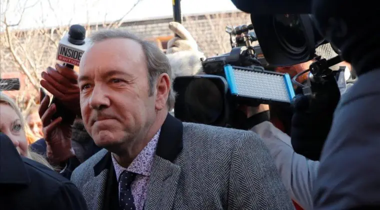 Imagen de Kevin Spacey vuelve como Frank Underwood en este discurso de Navidad: "si estás sufriendo, hay un camino"