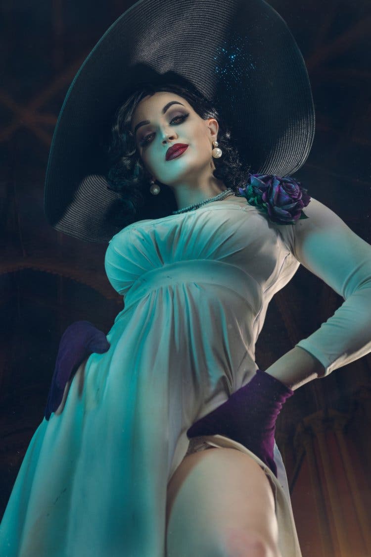 As Es El Nuevo E Impresionante Cosplay De Lady Dimitrescu La Vampira De Resident Evil