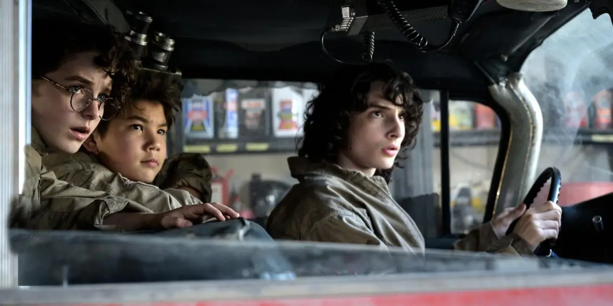 ghostbusters afterlife mckenna grace finn wolfhard