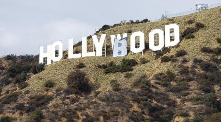 Imagen de Este ha sido el cambio que ha sufrido el cartel de Hollywood para concienciar sobre el cáncer de mama