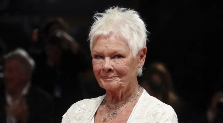 Imagen de Judi Dench continúa actuando a pesar de la ceguera que padece, y lo hace de esta forma