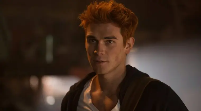 Imagen de K.J. Apa revela que rodar Riverdale es como "estar en la cárcel"