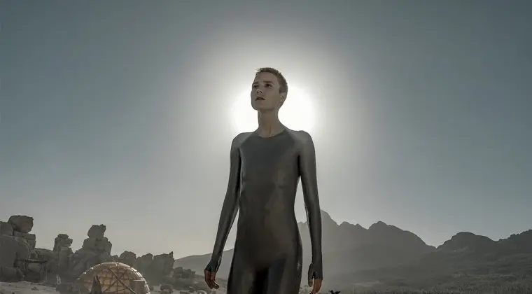 Imagen de Raised by Wolves no es Westworld, sino algo mejor
