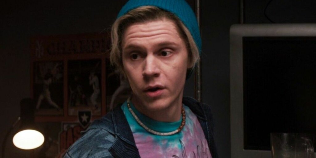 bruja escarlata y vision evan peters