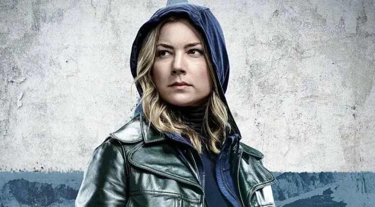 Imagen de Falcon y el Soldado de Invierno: explicamos la escena post créditos del capítulo 6, ¿a quién llama Sharon Carter?