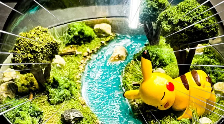 Imagen de Un fan de Pokémon recrea el interior de las pokéball con estos increíbles terrarios en miniatura