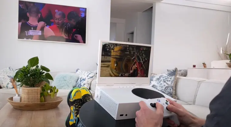Imagen de Xbox Series S se convierte en una consola (casi) portátil con este curioso accesorio
