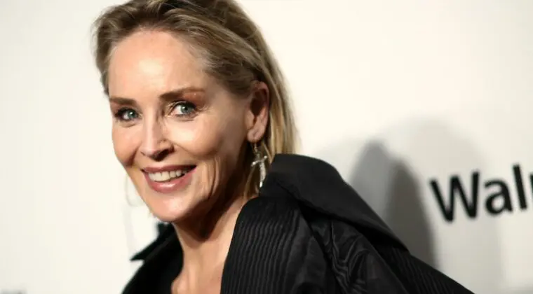 Imagen de Sharon Stone lo tiene claro: "no trabajaré hasta que todos estemos vacunados. Tú tampoco deberías"