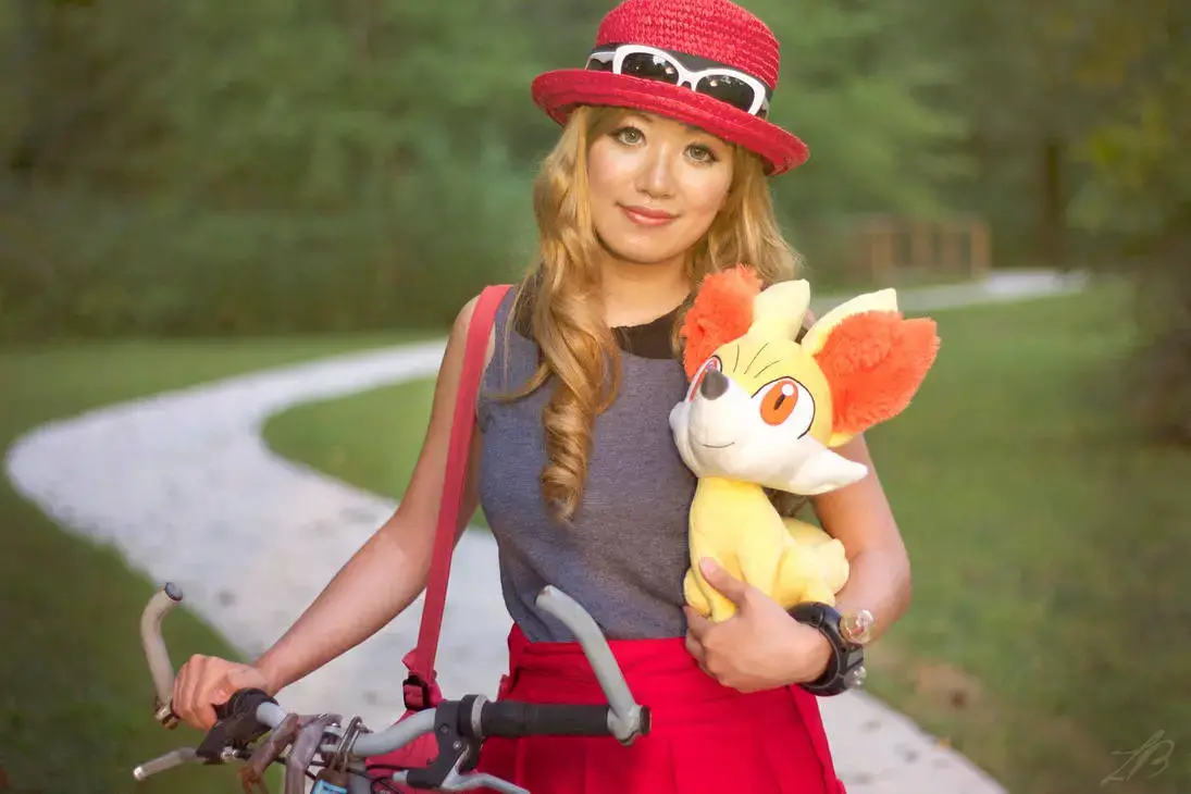 Serena llega desde Kalos con este cosplay de Pokémon