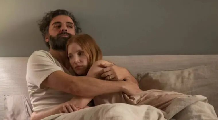 Imagen de Oscar Isaac y Jessica Chastain triunfan con su momento viral en Venecia