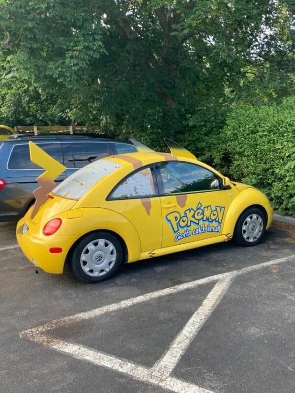 Pokemon coche Pikachu