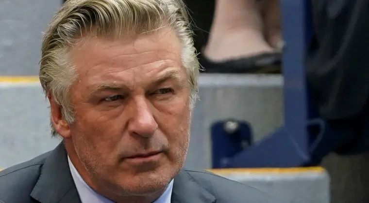 Imagen de Muere la directora de fotografía de Rust por un disparo de bala accidental de Alec Baldwin