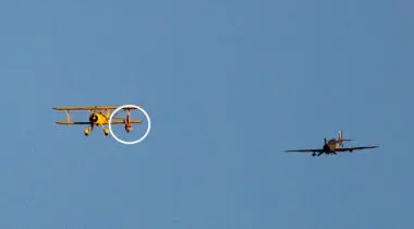 Imagen de Tom Cruise prepara su escena más loca de Misión Imposible 7: acrobacias y trompos, ¡con el actor fuera de un biplano!