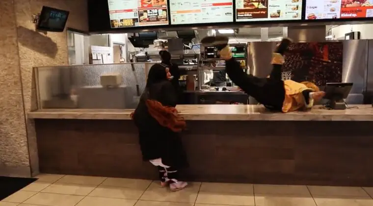 Imagen de Kimetsu no Yaiba: ¿Exceso de cringe u originalidad? Este cosplay actuado divide al mundo