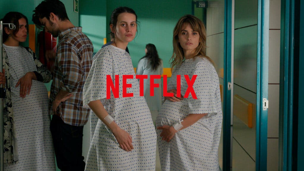 La palabra Netflix en una escena de Madres paralelas