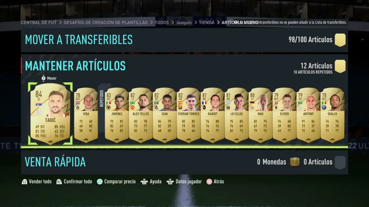 Contenido de un sobre con jugadores intransferibles de FIFA 22 Ultimate Team