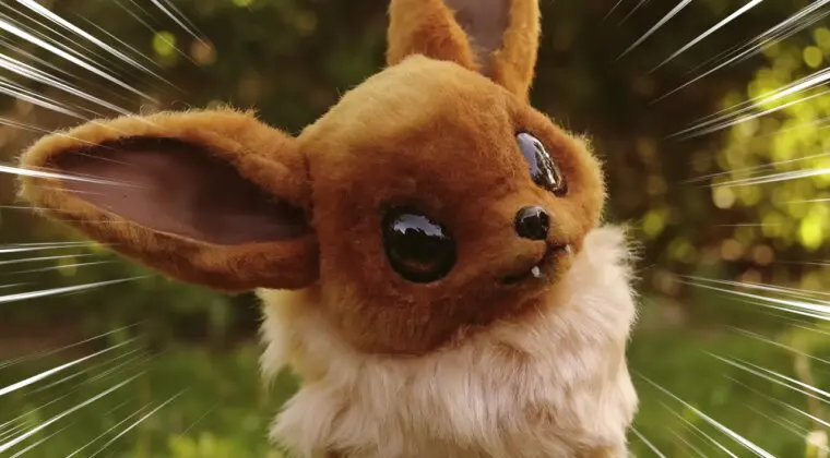 Imagen de Una fan de Pokémon ha creado una figura hiperrealista de Eevee: ¿adorable o mal rollo?