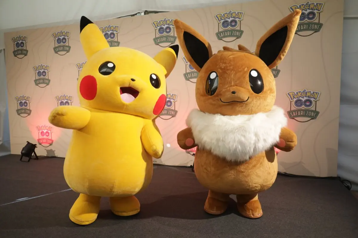 pikachu e eevee 1