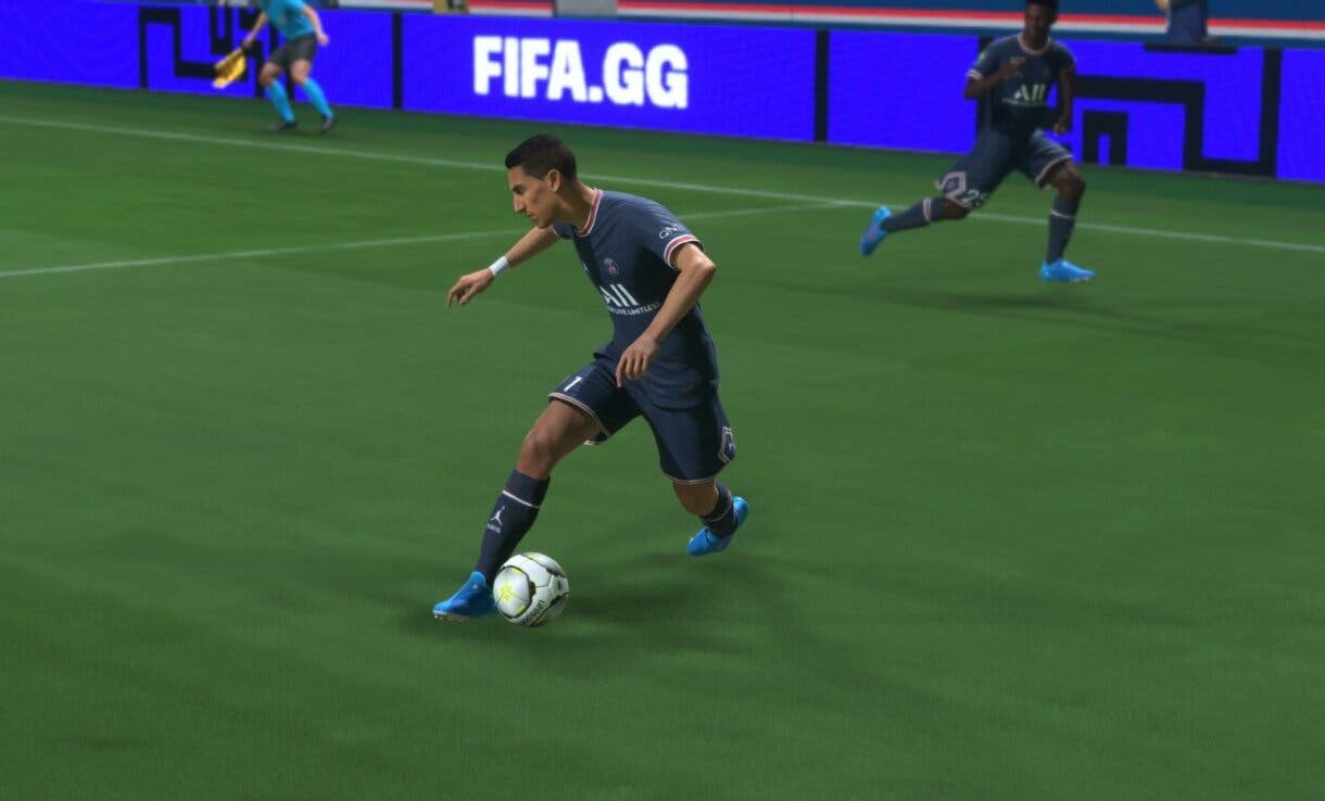 Di María ejecutando una elástica con la diestra FIFA 22