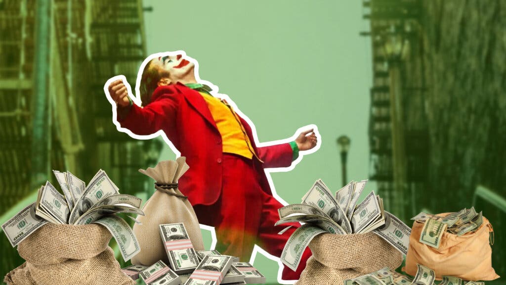 Joaquin Phoenix y sacos de dinero en Joker