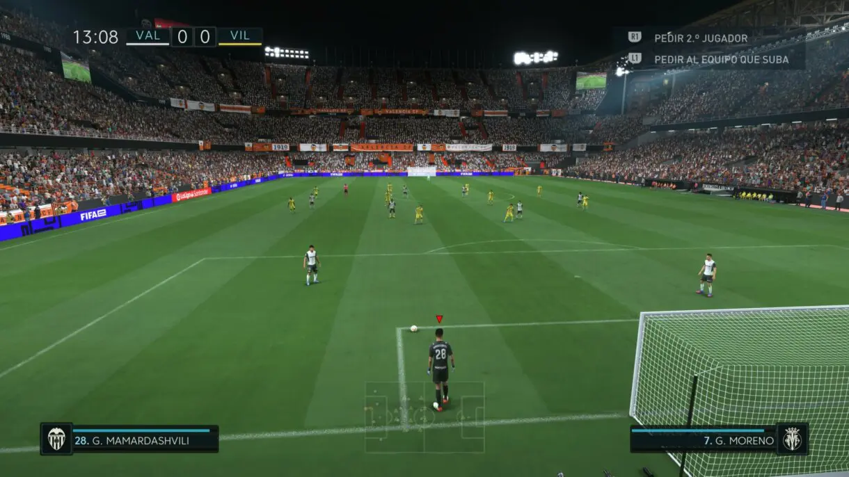 Portero sacando de puerta con los centrales dentro del área FIFA 22