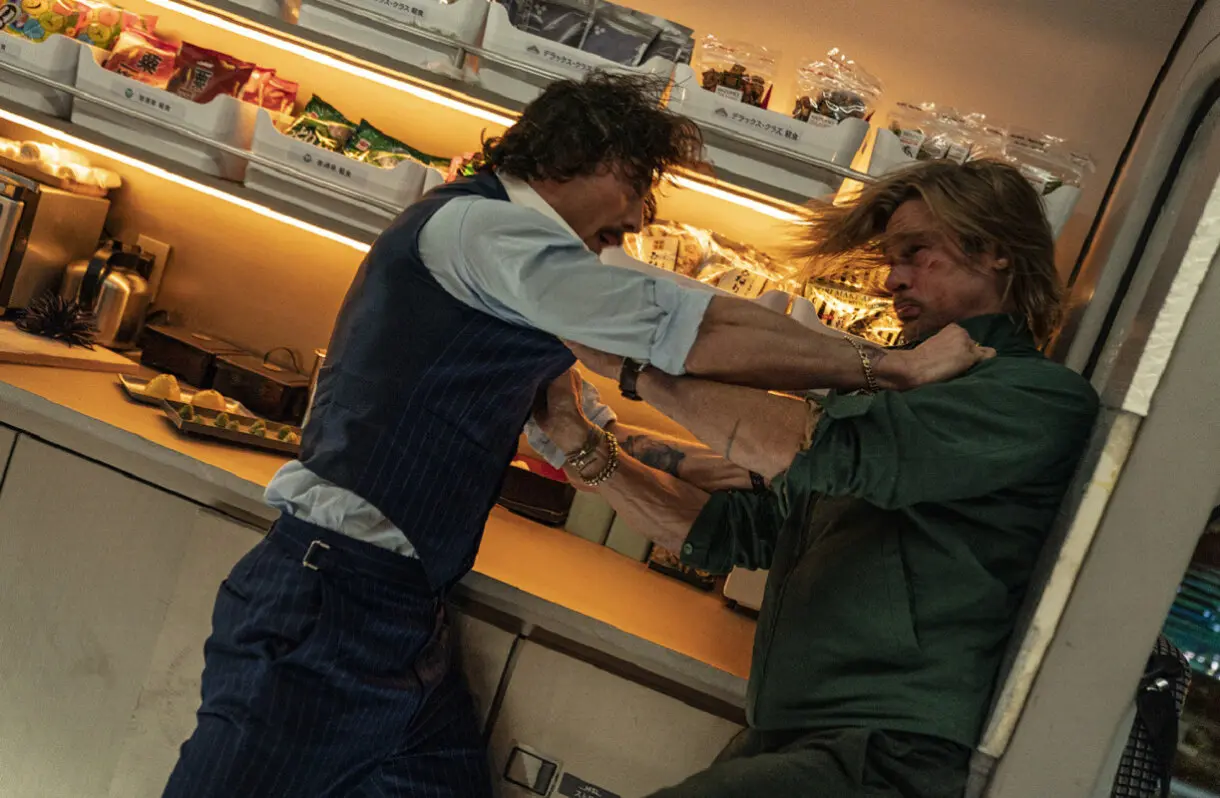 Aaron Taylor-Johnson y Brad Pitt en Bullet Train