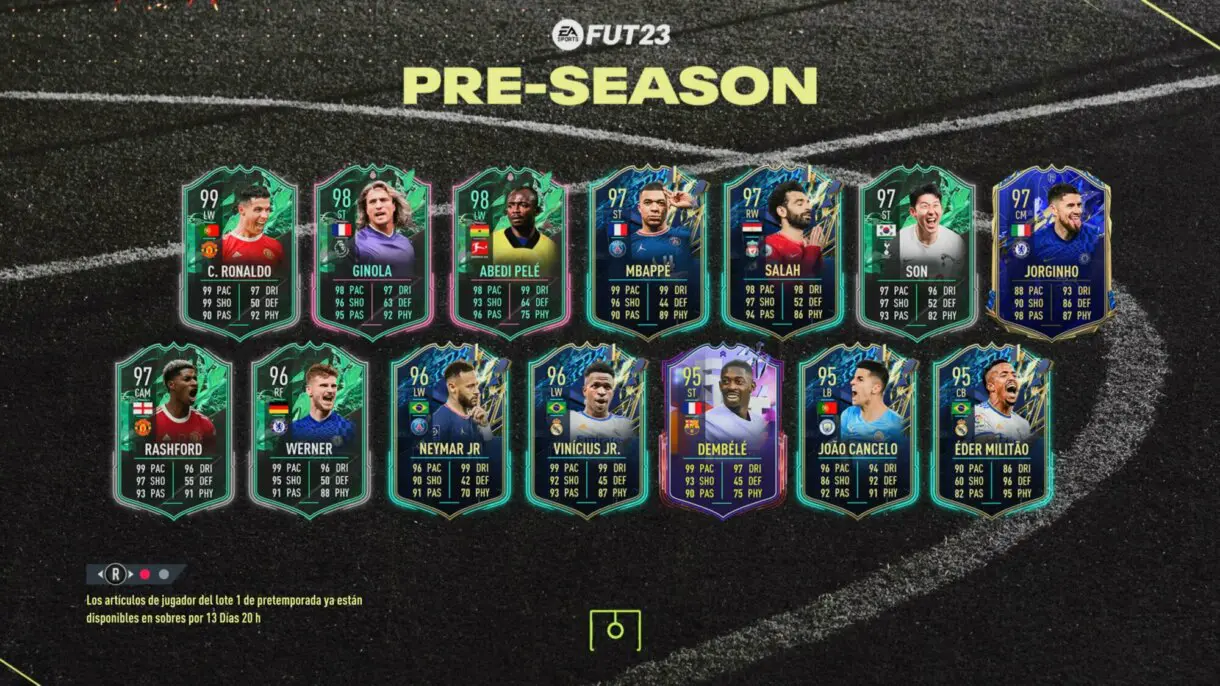 Pantalla de carga con algunas de las cartas que regresan con Pre-Season FIFA 22 Ultimate Team