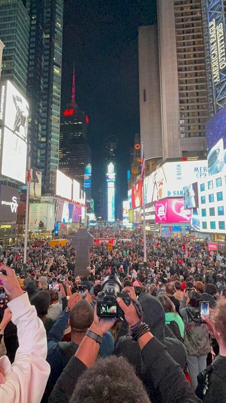 one piece times square 5