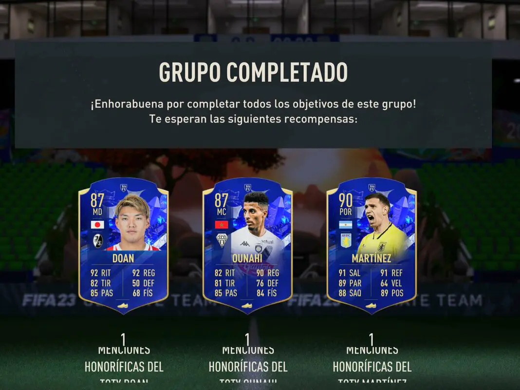 Recibiendo las recompensas de grupo completado de Revisión del año 2022 FIFA 23 Ultimate Team