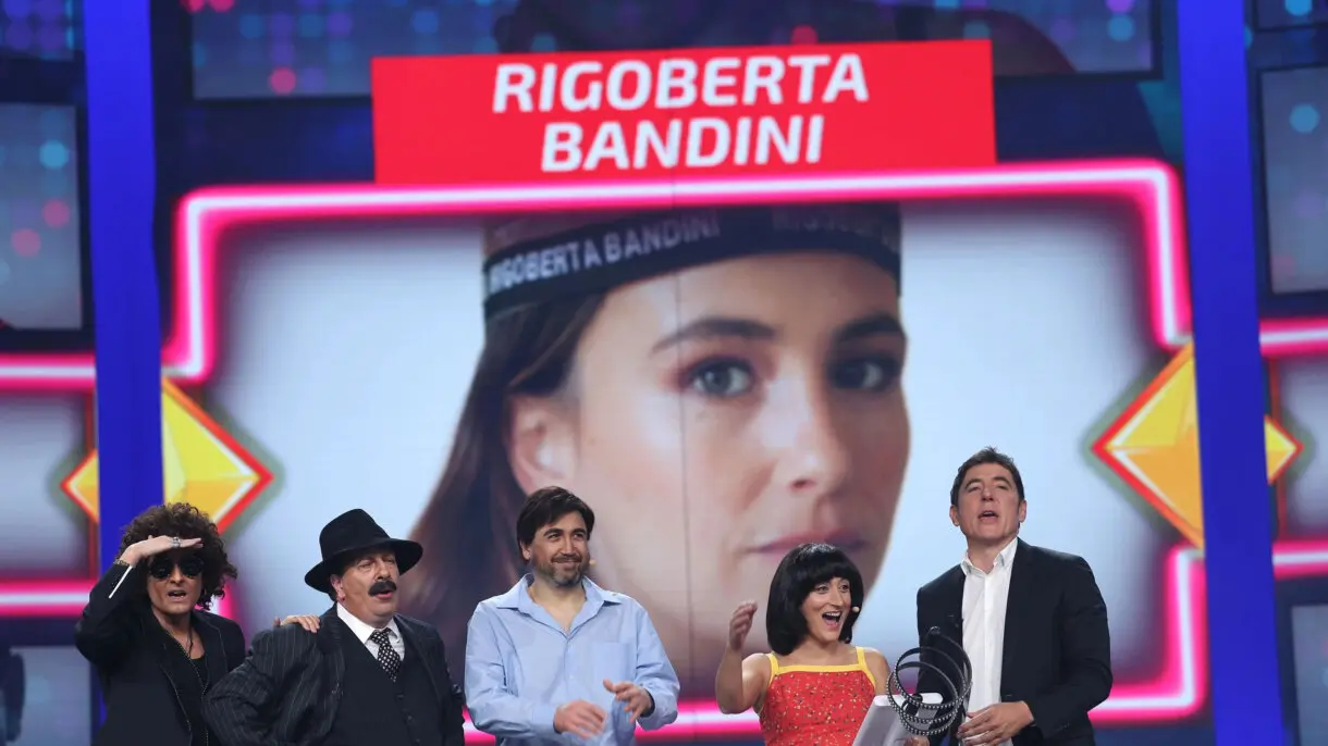 Los concursantes de Tu cara me suena 10 con el pulsador para la Gala 7.