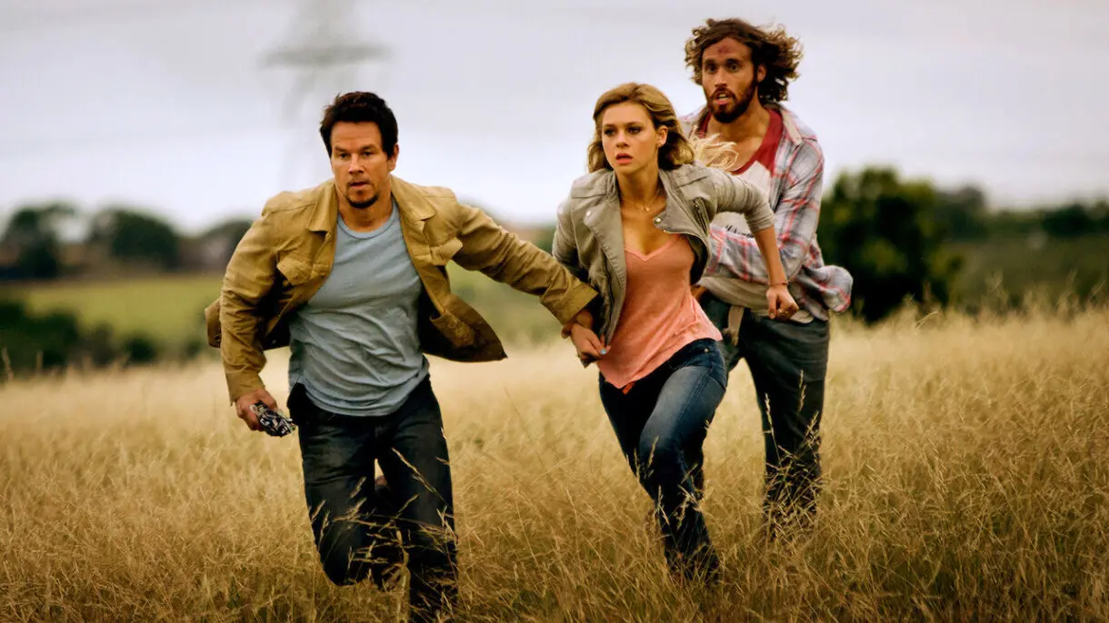Mark Whalberg, Nicola Peltz y T.J. Miller en Transformers: La era de la extinción.