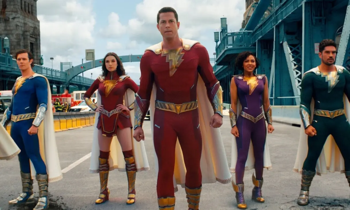 Shazam y la Shazam-Family en ¡Shazam! La furia de los dioses.