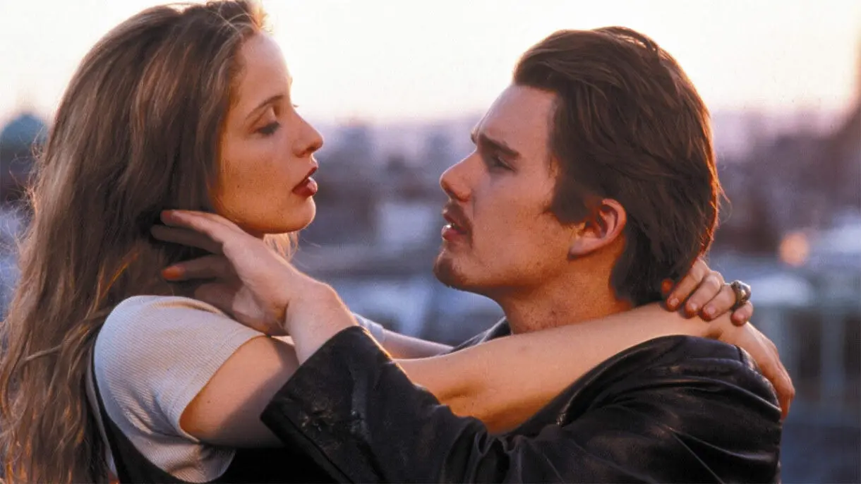 Julie Delpy y Ethan Hawke en Antes del amanecer.