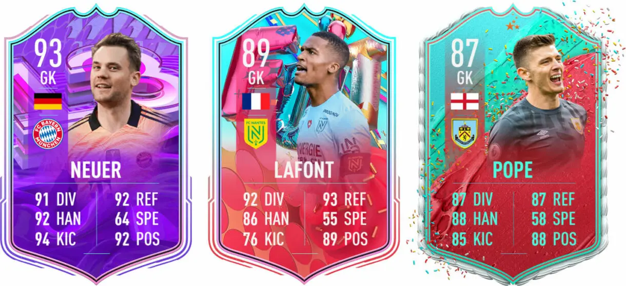 Cartas Ultimate Team FUT Birthday Neuer (FIFA 22), Lafont (FIFA 23) y Pope (FIFA 20)