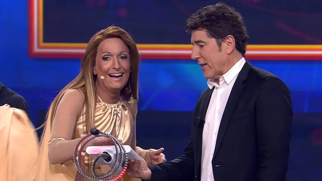 Josie enfrentándose al pulsador en la Gala 12 de Tu cara me suena 10.