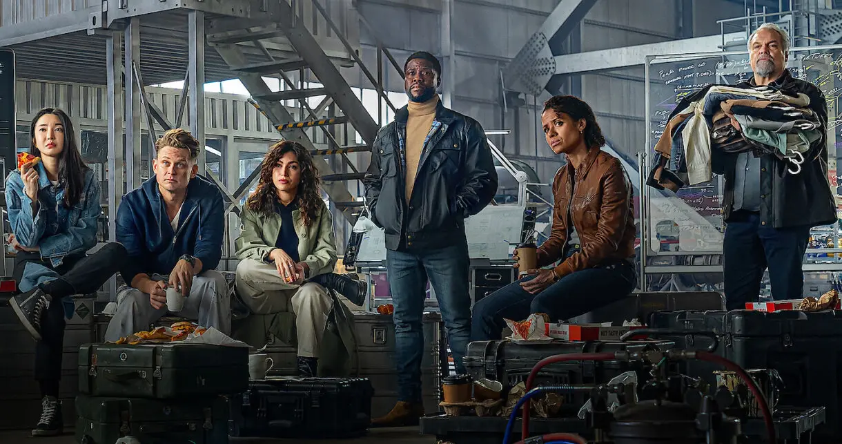 Kevin Hart y el reparto de Lift en Netflix.