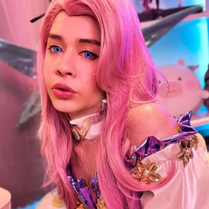 17. CrystalMolly