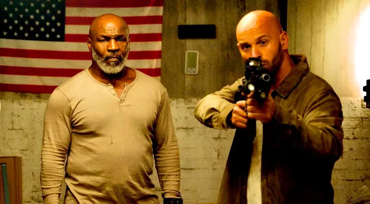 Imagen de Este remake de una película francesa de 1953 es mucho peor: 'El salario del miedo' arrasa en Netflix, pero no lo merece