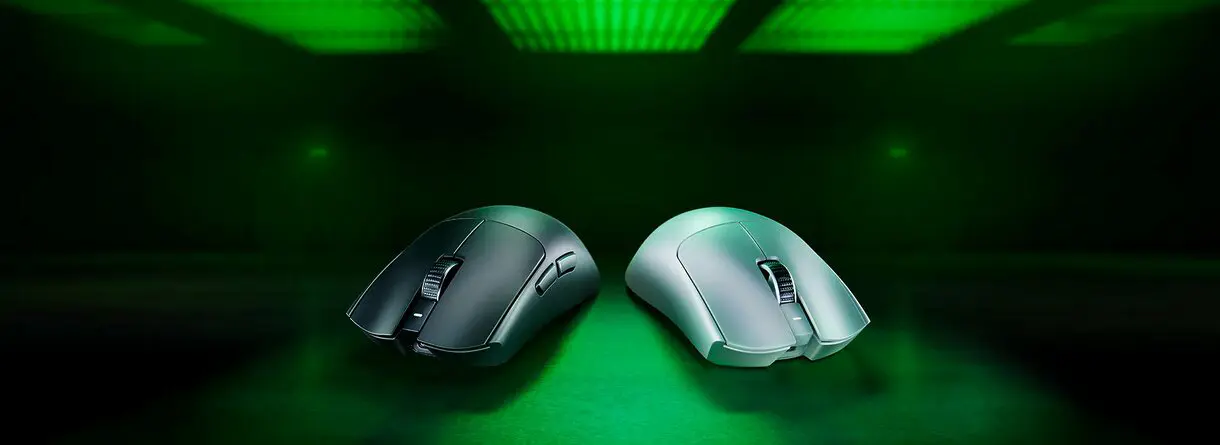 Ratón Razer Viper V3 Pro en color blanco y negro.