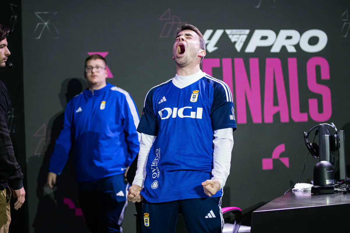 Nacho Abella con el Real Oviedo en la LaLigaFC Pro Finals.