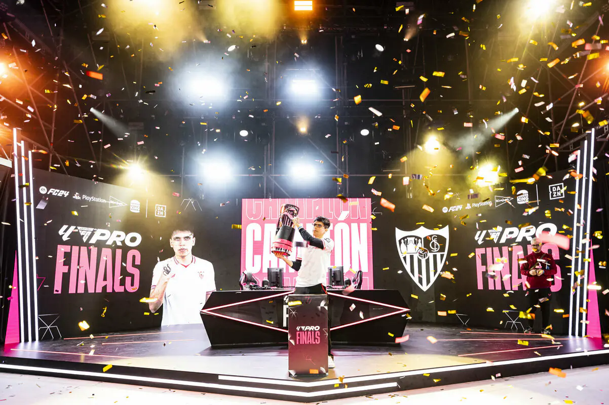 Nicolas99FC campeón de LaLigaFC Pro Finals.